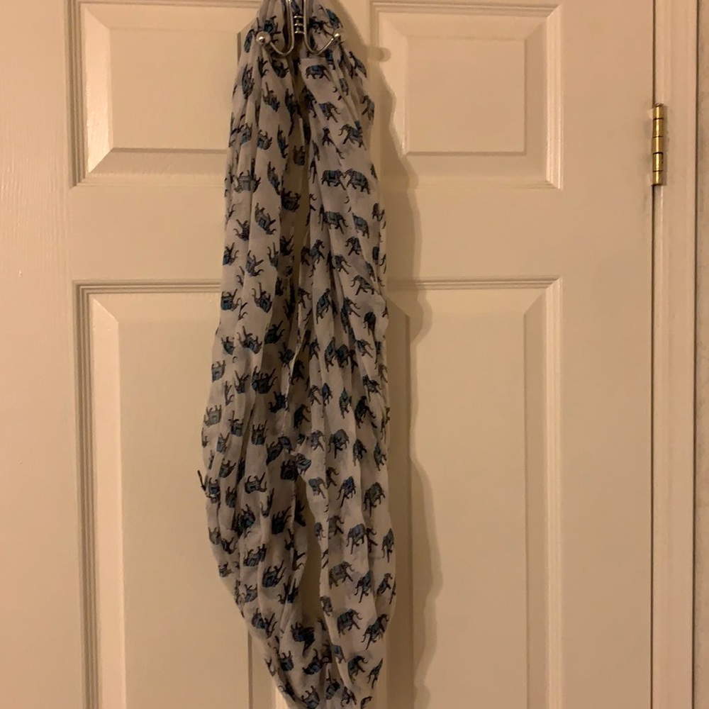 Elephants 🐘 infinity scarf